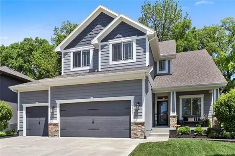 2322 SW River Trail Rd, Lees Summit, MO 64082