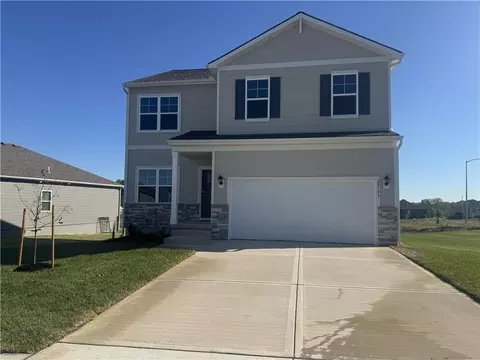102 Lake Meadows Dr, Smithville, MO 64089