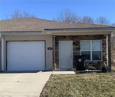 810 Riffle Dr, Pleasant Hill, MO 64080