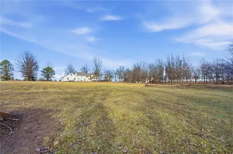 Exterior - 24101 E 88th St, Lees Summit, MO 64064 photo 8 of 10