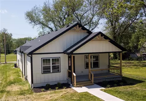 Exterior - 223 E Mill Ave, Osawatomie, KS 66064 photo 7 of 7