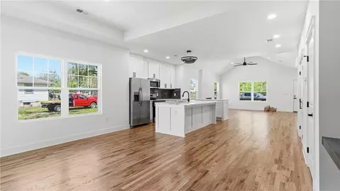 Entry Way - 223 E Mill Ave, Osawatomie, KS 66064 photo 5 of 5