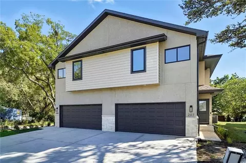 211 NW Orchard Ct, Lees Summit, MO 64063