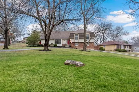 634 W Santa Fe Trl, Kansas City, MO 64145