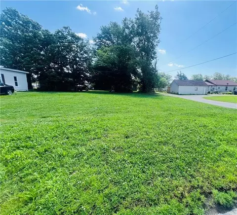 1010 N Joplin St, Pittsburg, KS 66762