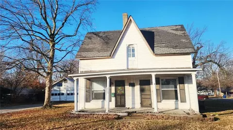 325 N Pennsylvania Ave, Columbus, KS 66725