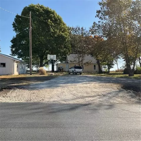 9960 W K68 Hwy, Louisburg, KS 66053