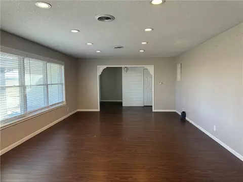 Living - 5120 SW 10th St, Columbus, KS 66725 photo 5 of 6