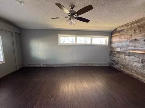 Living - 5120 SW 10th St, Columbus, KS 66725 photo 6 of 6