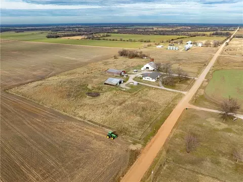 View/Area - 5120 SW 10th St, Columbus, KS 66725 photo 3 of 8