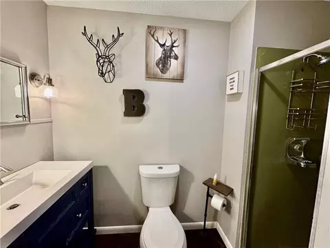 Bath - 5120 SW 10th St, Columbus, KS 66725 photo 8 of 8