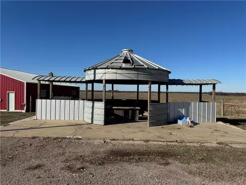 Other - 5120 SW 10th St, Columbus, KS 66725 photo 7 of 20