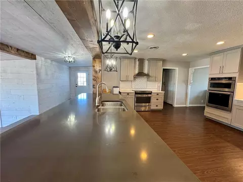 Kitchen - 5120 SW 10th St, Columbus, KS 66725 photo 3 of 7