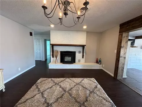 Living - 5120 SW 10th St, Columbus, KS 66725 photo 3 of 6