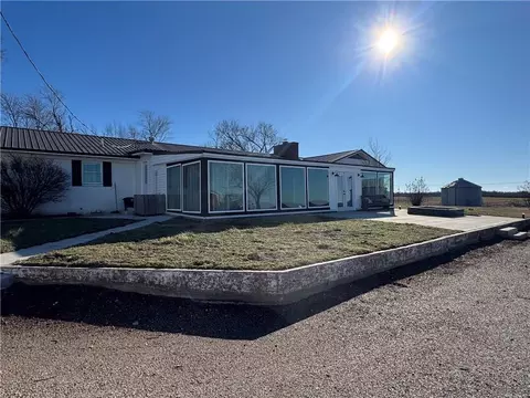 Exterior - 5120 SW 10th St, Columbus, KS 66725 photo 4 of 8