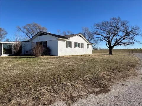 Exterior - 5120 SW 10th St, Columbus, KS 66725 photo 8 of 8