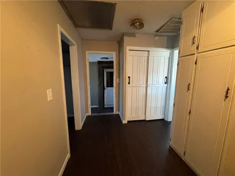 Entry Way - 5120 SW 10th St, Columbus, KS 66725 photo 3 of 4