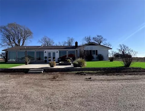 Exterior - 5120 SW 10th St, Columbus, KS 66725 photo 2 of 8