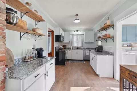 Kitchen - 612 E 5th St, Cameron, MO 64429 photo 1 of 1