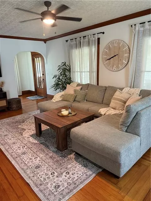 Living - 612 E 5th St, Cameron, MO 64429 photo 2 of 2