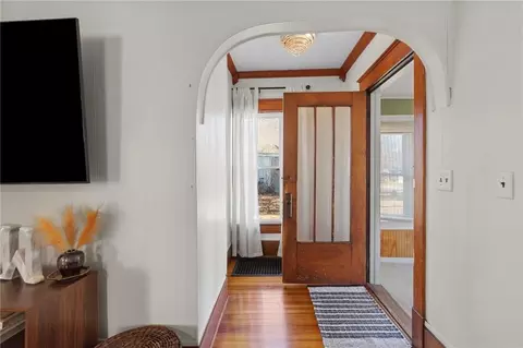Entry Way - 612 E 5th St, Cameron, MO 64429 photo 1 of 3