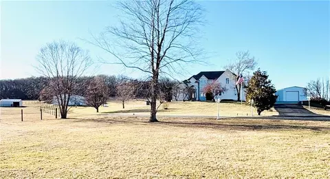 414 S Borgman Rd, Buckner, MO 64016