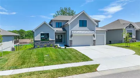 10515 N Liberty St, Kansas City, MO 64155