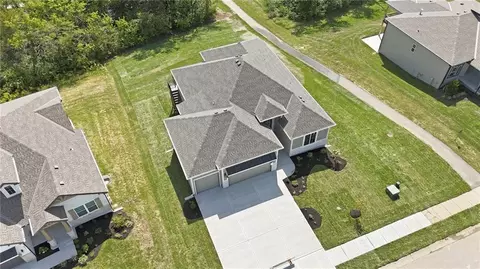 View/Area - 2127 NW Killarney Ln, Lees Summit, MO 64081 photo 1 of 4