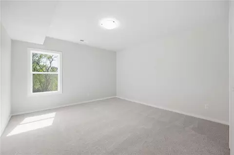Bedroom - 2127 NW Killarney Ln, Lees Summit, MO 64081 photo 6 of 7