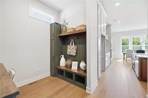 Entry Way - 2127 NW Killarney Ln, Lees Summit, MO 64081 photo 7 of 9