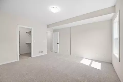 Bedroom - 2127 NW Killarney Ln, Lees Summit, MO 64081 photo 7 of 7