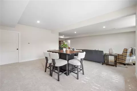 Dining - 2127 NW Killarney Ln, Lees Summit, MO 64081 photo 4 of 4