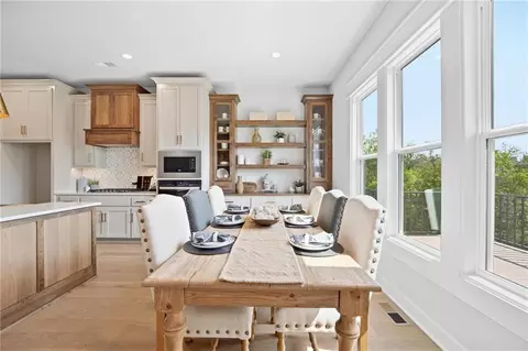 Dining - 2127 NW Killarney Ln, Lees Summit, MO 64081 photo 1 of 4
