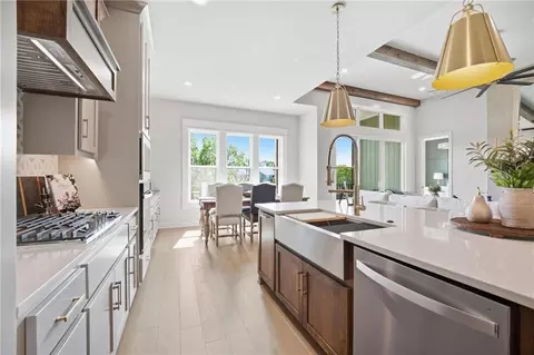 Kitchen - 2127 NW Killarney Ln, Lees Summit, MO 64081 photo 4 of 6