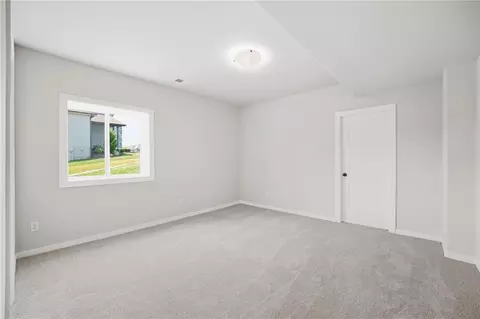 Bedroom - 2127 NW Killarney Ln, Lees Summit, MO 64081 photo 4 of 7