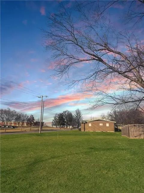 S Warren Street, Gardner, KS 66030
