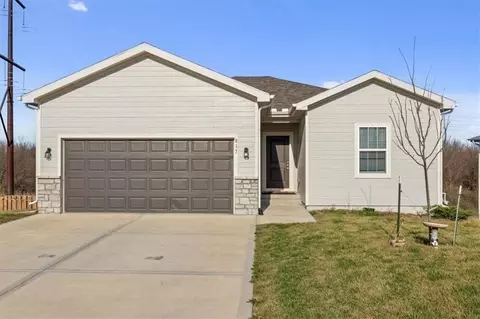 817 Shane Ct, Belton, MO 64012