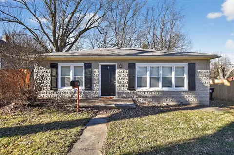 822 N Crysler Ave, Independence, MO 64050