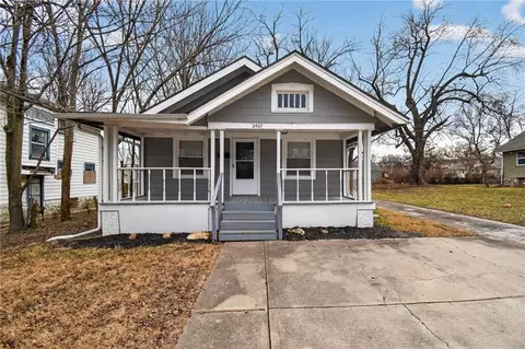 2407 E 68th Ter, Kansas City, MO 64132