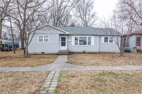 311 S Grant St, Erie, KS 66733