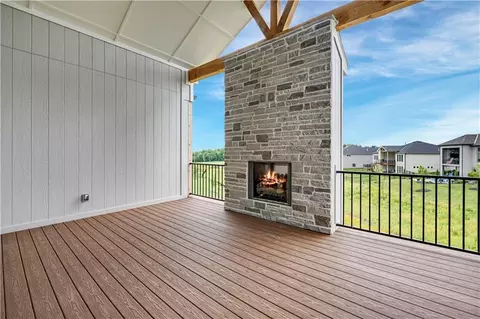 Exterior - 24933 W 98th Pl, Lenexa, KS 66227 photo 3 of 6