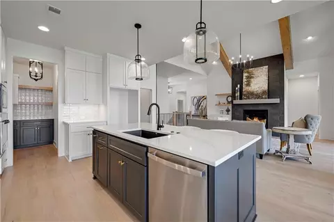 Kitchen - 24933 W 98th Pl, Lenexa, KS 66227 photo 4 of 5