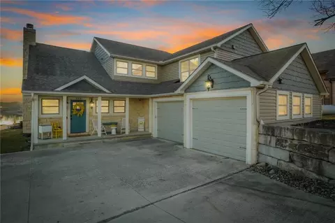 560 Lake Viking Ter, Gallatin, MO 64640