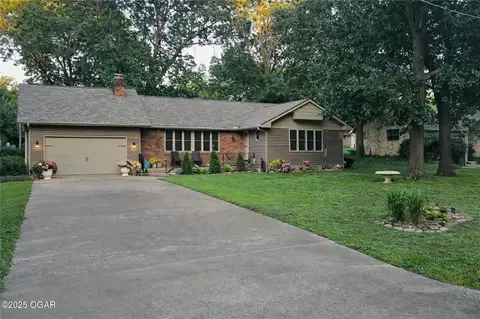 3050 Gaineswood Ave, Baxter Springs, KS 66713