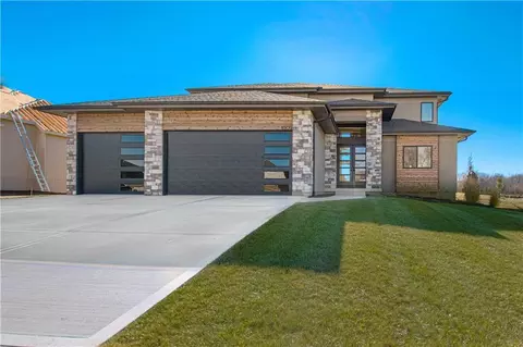 1009 Wilds Pkwy, Greenwood, MO 64034