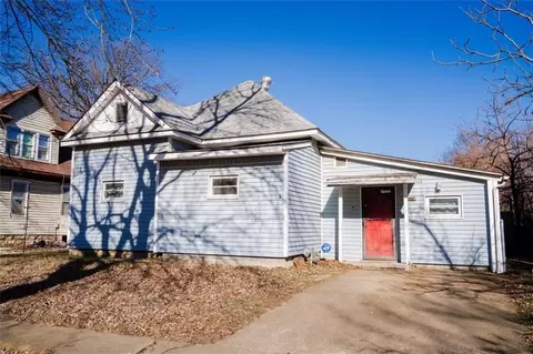 2405 Grand Ave, Parsons, KS 67357