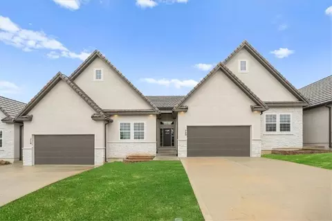 720 NE Lone Hill Dr #B, Lees Summit, MO 64064