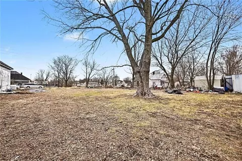 Exterior - 313 E 3rd St, Altamont, MO 64620 photo 3 of 3