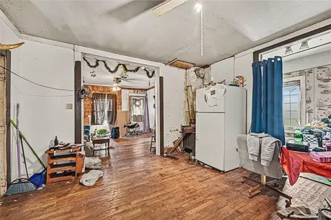 Entry Way - 313 E 3rd St, Altamont, MO 64620 photo 1 of 1
