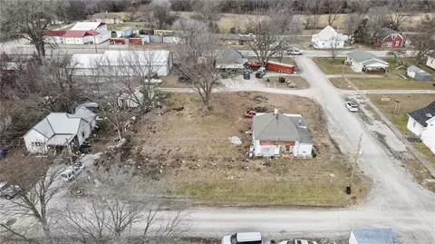View/Area - 313 E 3rd St, Altamont, MO 64620 photo 3 of 6